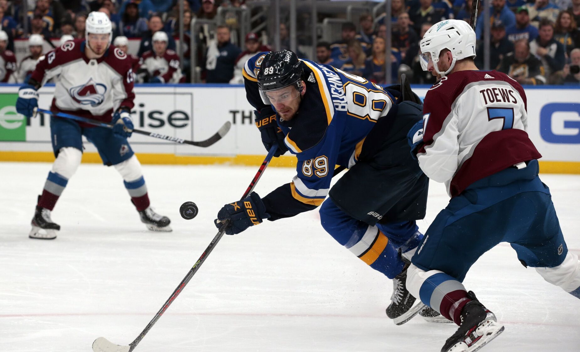 Blues host Avalanche in Game 4
